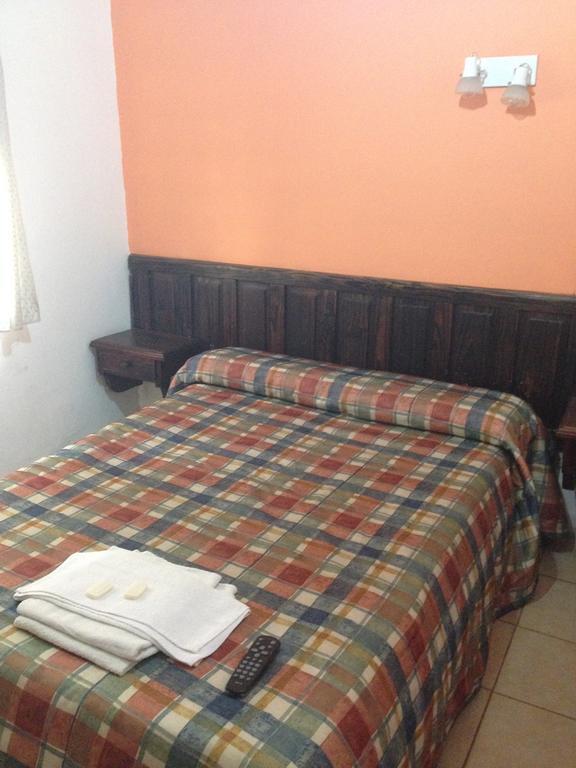 Hotel Gure Echea Villa Carlos Paz Habitación foto