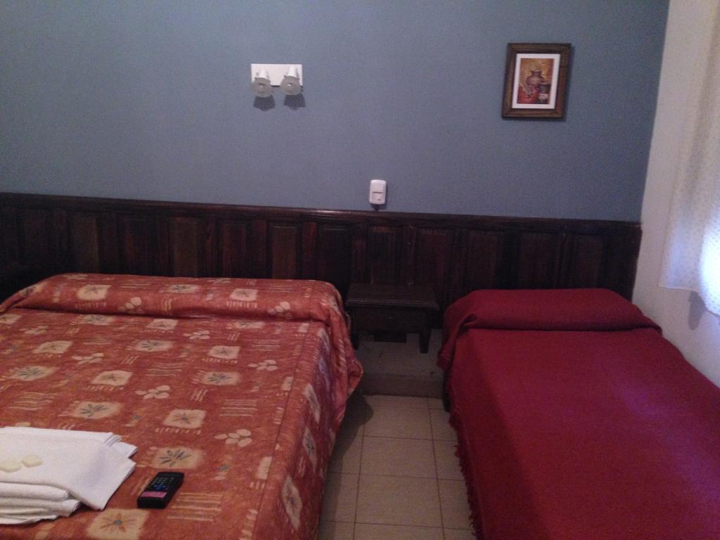Hotel Gure Echea Villa Carlos Paz Habitación foto